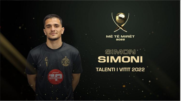 Futbollisti Simon Simoni merr çmimin “Talenti i vitit 2022”