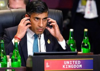 Sunak vazhdon propagandën antiemigracion: Do ta ndaloj