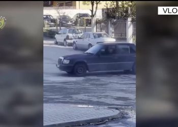 VIDEO/ Bën drifting si i çmendur, vlonjati e pëson shumë keq