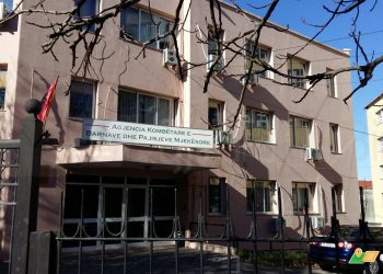 U merrnin para farmacistëve, kapet punonjësi i Agjencisë së Barnave