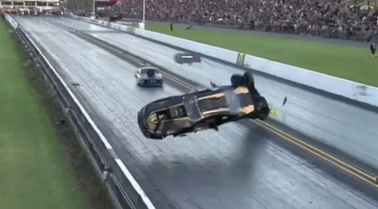 E frikshme, makina me 320 km/h bëhet copash, vdes shoferi