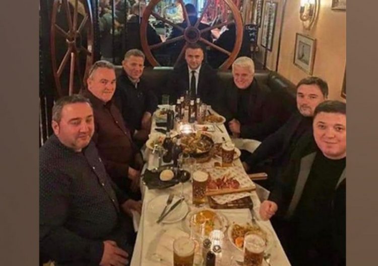 FOTO/ Alibeaj dhe Majko festojnë me strukturat e PS
