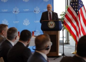 Kosovë/ Ambasadori amerikan flet pas takimit për Asociacionin