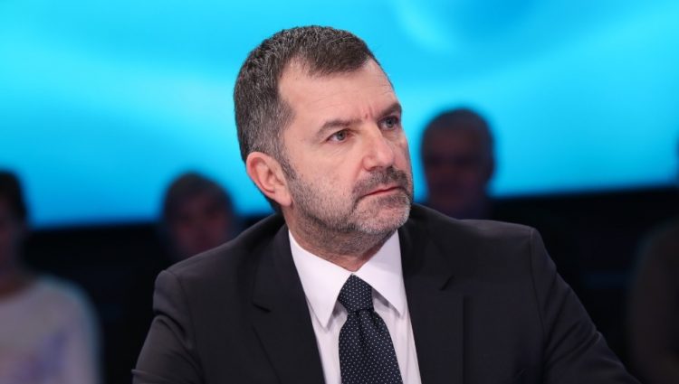 Me ç’metër duhet ta gjykojmë Albin Kurtin?