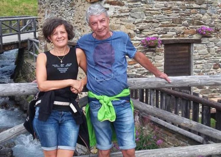 Sherr teksa hanin darkë, gruaja vret në sy të djalit bashkëshortin