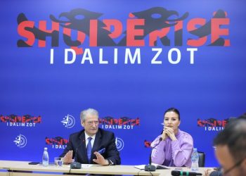 “Po s’bëre like pushohesh”, Berisha: Rama terrorizon administratën