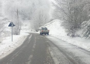 Zbardhet Veriu i vendit, dëbora arrin disa centimetra