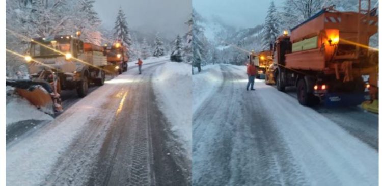 Qarku Kukës/ Dëbora bllokon aksin Dushaj-Lekbibaj
