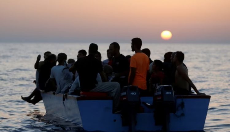 “Provova 6 herë gomonen”, kalvari i të riut kuksian për në Britani