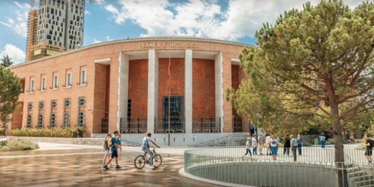 Pezullohet licenca e “Micro Credit Albania”