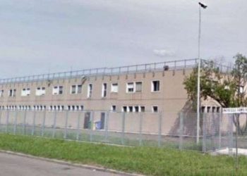 EMRAT/ Tentuan të fusin drogë në Burgun e Durrësit, 3 në pranga