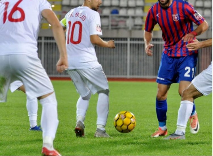 Superliga/ Ja formacionet Bylis-Vllaznia dhe Laçi-Kastrioti