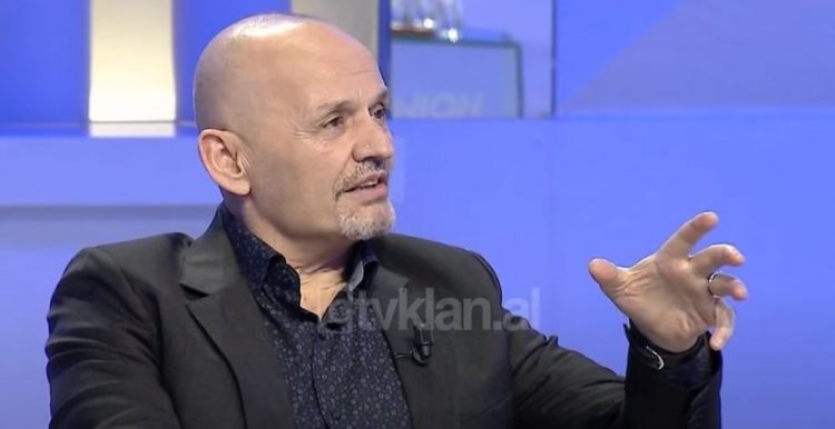 “Dorëzova në Polici çantën me 18 mijë paund… Më thanë: Je gomar”