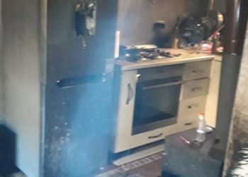 Digjet banesa në Elbasan, ja dyshimet për shkakun e zjarrit