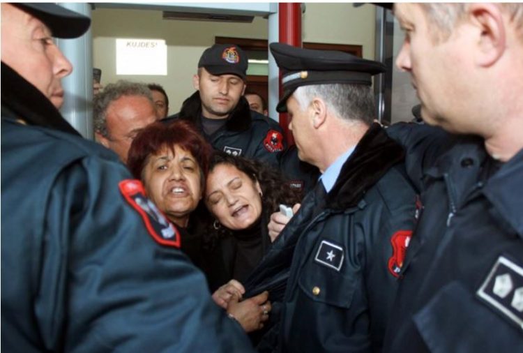 Humbën djalin 7 vjeç, familja Durda:Fatmir Mediu të akuzohet për…