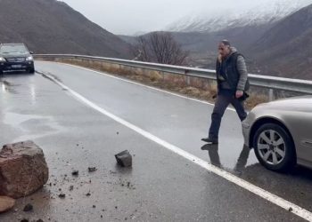 Gurë në aksin Klos-Bulqizë, probleme me qarkullimin