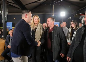 Këlliçi: Veliaj sot mbjell pemë te liqeni, nesër i çon në Kashar