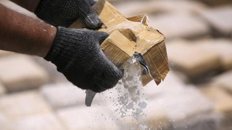 Shpërndanin kokainë në Athinë, 3 shqiptarë në pranga