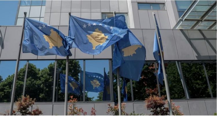 Qeveria e Kosovës: Nuk i përjashtojmë serbët nga aplikimi në polici