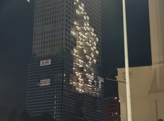 Zjarr masiv në kullën Downtown One te ‘Rruga e Elbasanit’ në Tiranë