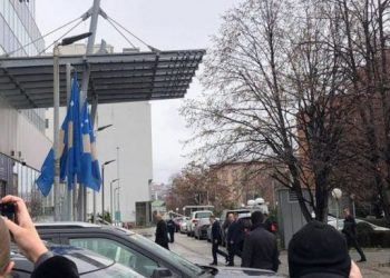 Përfundon vizita me Osmanin, këshilltari i DASH takohet me Kurtin