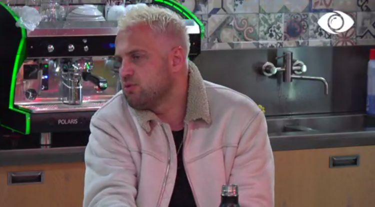 Luizi për Efin: Femra më ordinere në botë