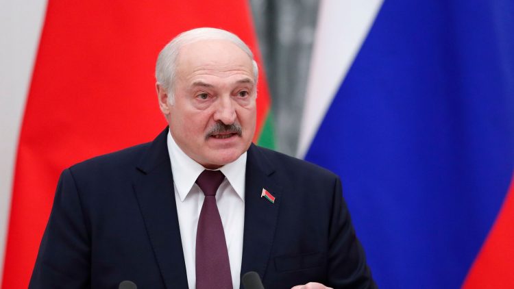 Lukashenko viziton bazën ushtarake të rusëve në Bjellorusi
