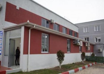 Detajet, nëna e dy fëmijëve shkoi në spital me shtatzani të dëmtuar