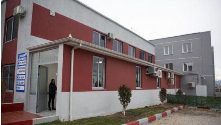 Detajet, nëna e dy fëmijëve shkoi në spital me shtatzani të dëmtuar