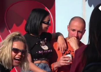 Mikela ulet në prehrin e Kristit: Bëhesh më i bukur