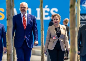 PD plas “bombën”: Rama urdhëroi Xhaçkën të kërcënonte ambasadorët