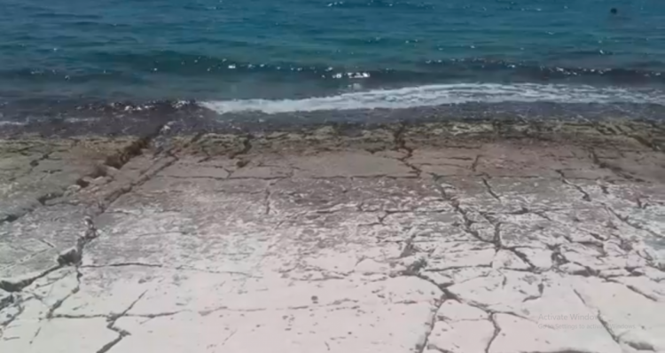 Plazhi i Pllakave në Sarandë, jo më monument natyre