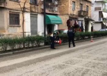 Shoferi përplas kalimtarin në Vlorë, largohet nga vendngjarja