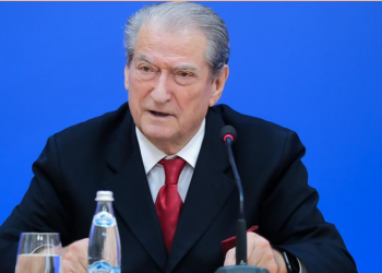 Grabitja në Tiranë, Berisha: Policia fshehu emrin e zyrtares