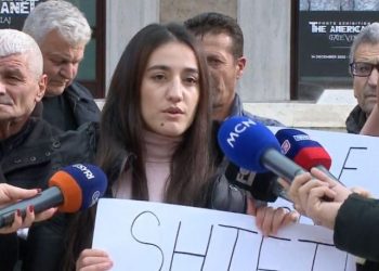 Banorët e Bërxullës para Kryeministrisë: Po na vrasin jetën