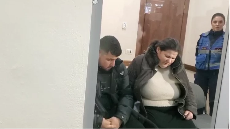 “Pastruesja e mori kasafortën me batanije”