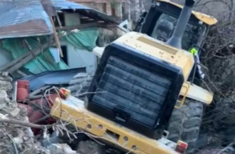 Tjetër aksident në Rrugën e Arbrit, fadroma bie mbi baxho