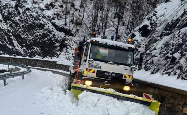 Rënie gurësh e orteqesh, ARRSH: Kujdes në këto akse rrugore
