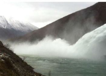 KESH hap portat e shkarkimit të hidrocentralit të Fierzës