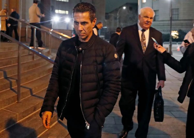 Plas skandali në SHBA, Trump foto me bosin e mafies