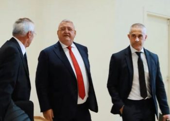 “Mirësevjen trajner”, 24 orët e para të Sylvinhos në Shqipëri