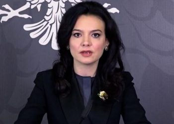 12 vite nga 21 janari, Spiropali: Krim shtetëror