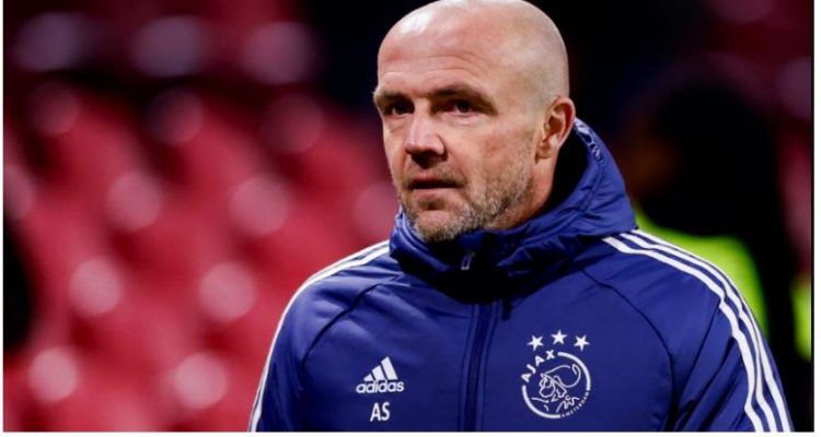 Ka humbur shumë pikë, Ajaks shkarkon trajnerin