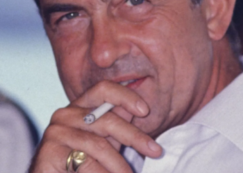 Pse ‘gjakblutë’ dhe mafiozët mbajnë unazë në gishtin e vogël?