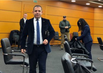 Mblidhet KLP, i jep mandat drejtuesi tre vjeçar Kledi Llahos