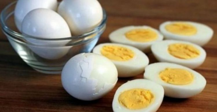 Sa kohë mund t’i ruani vezët e ziera në frigorifer