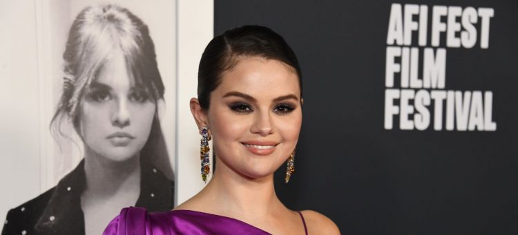 Selena Gomez i përgjigjet fansave për peshën e saj