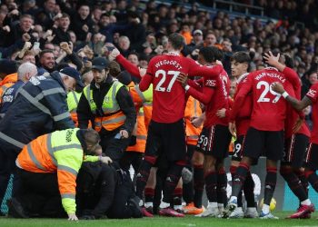 United e City bëjnë detyrën, presion Arsenalit kryesues