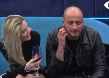 Kristi i shpreh hapur pëlqimin Kejsit: Më pëlqen era e trupit tënd