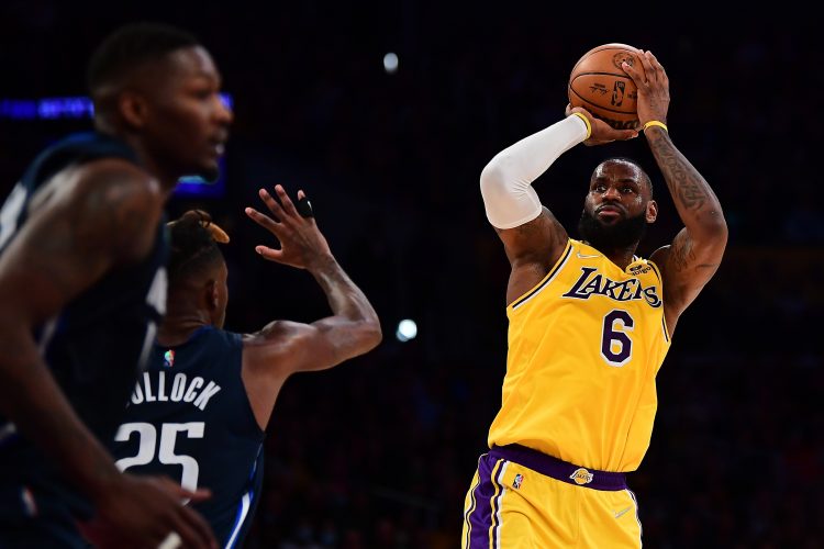 NBA/ Lebron James bëhet tashmë pjesë e historisë